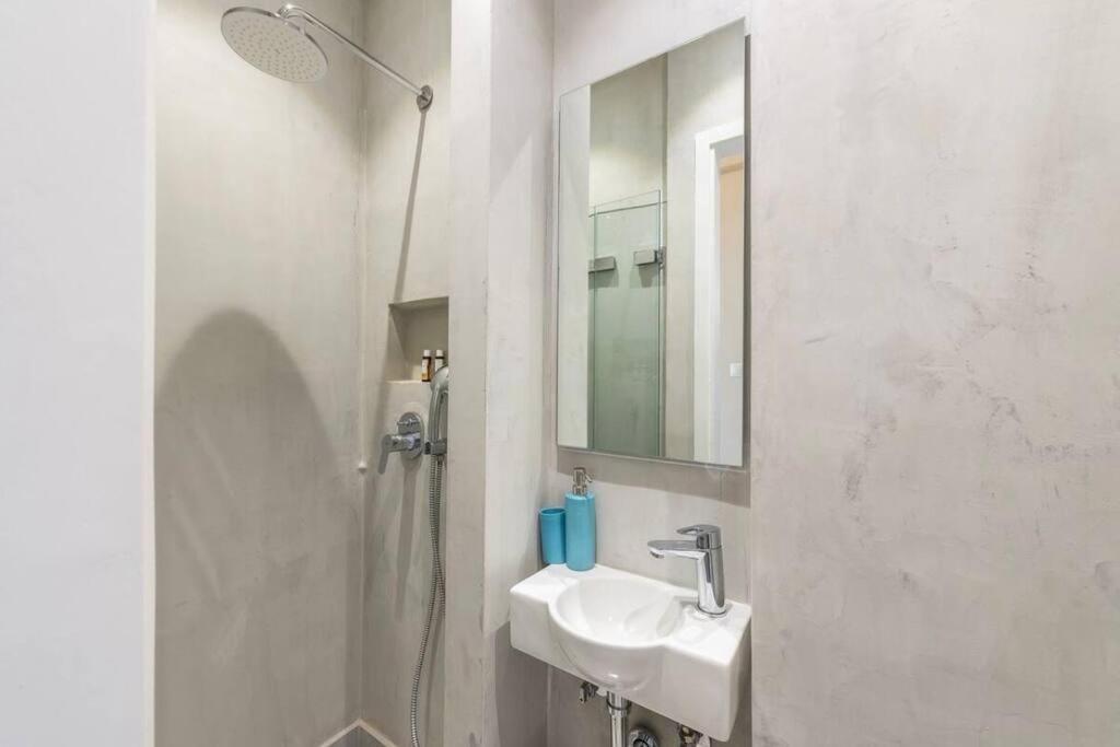 Syntagma H&B Apartment Atene Esterno foto