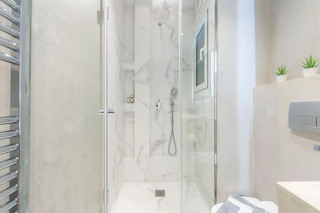 Syntagma H&B Apartment Atene Esterno foto